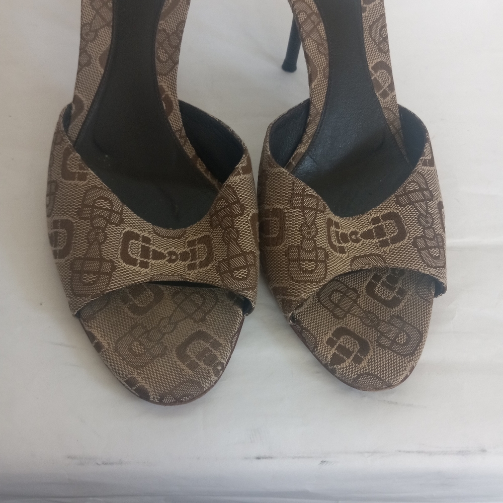 Gucci monogram chain heels size 38.5 - Picture 2 of 16